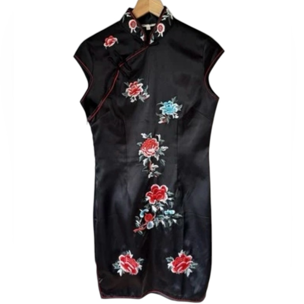 Elegant Black Floral Embroidered Dress